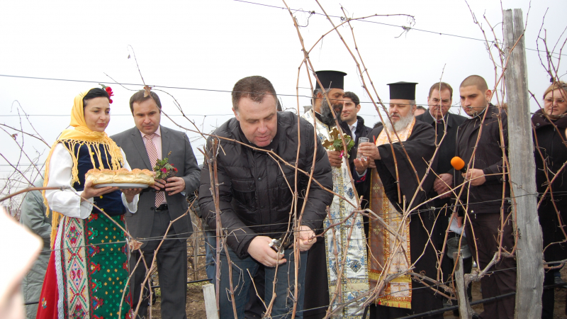 Министър Найденов: Изнасяме повече българско вино