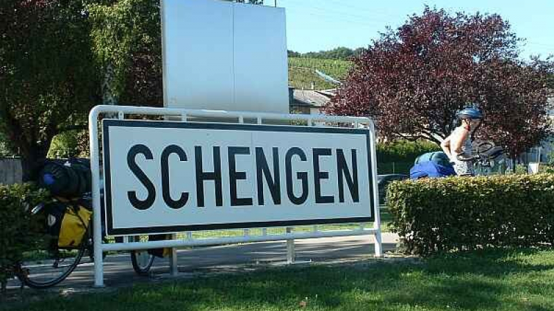 Бавят Румъния за Шенген заради България