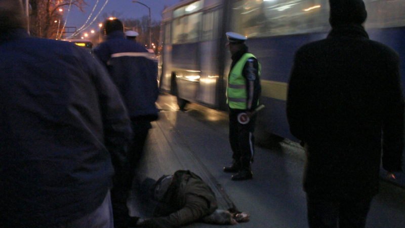 Автобус 310 уби човек в София