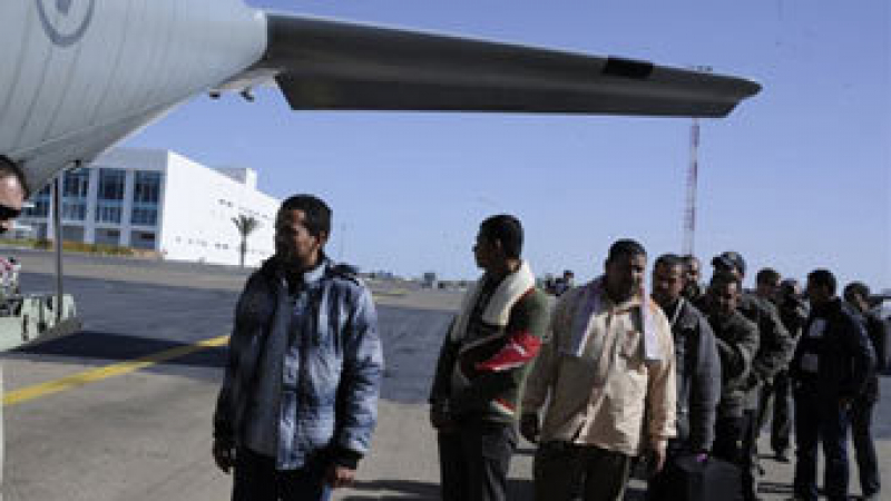 От Либия избягали над 200 хиляди чужденци