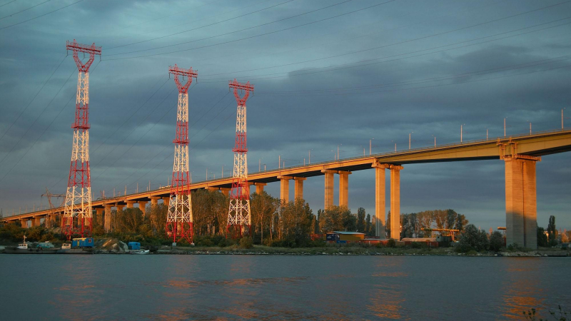 Тийнейджърка скочи от Аспаруховия мост във Варна