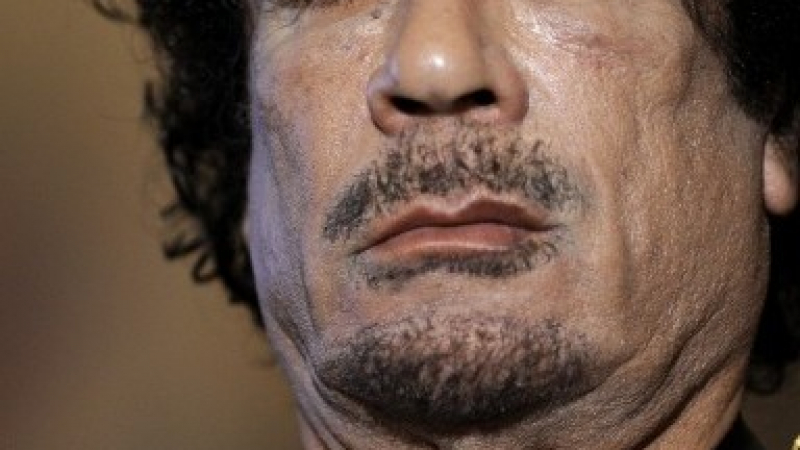 Силите на Кадафи навлязоха в предградията на Бенгази
