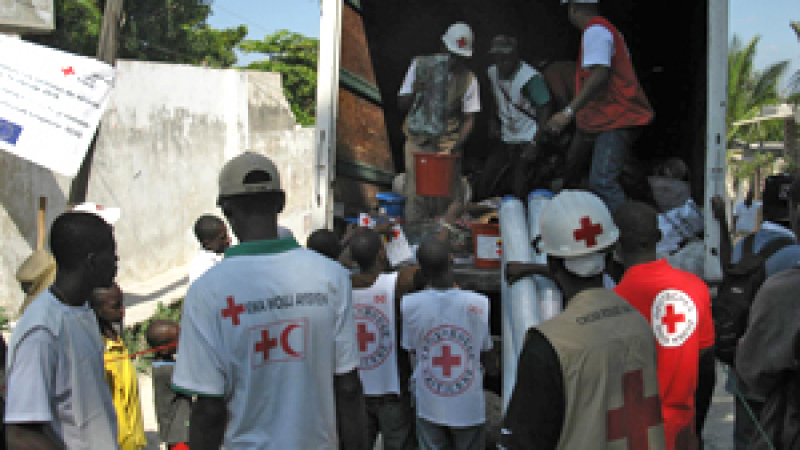 Червеният кръст поиска безопасен коридор за достъп до ранените от двете страни