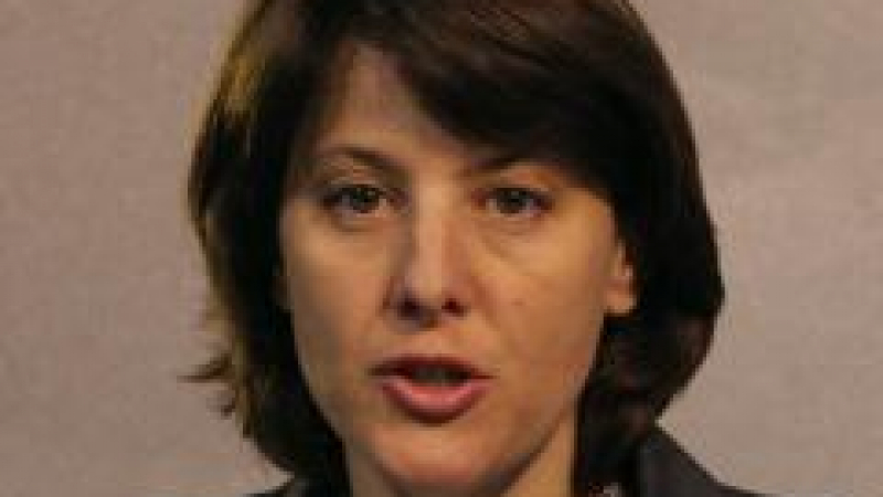 Весела Чернева: Няма засега възможности за евакуация на българите в Либия