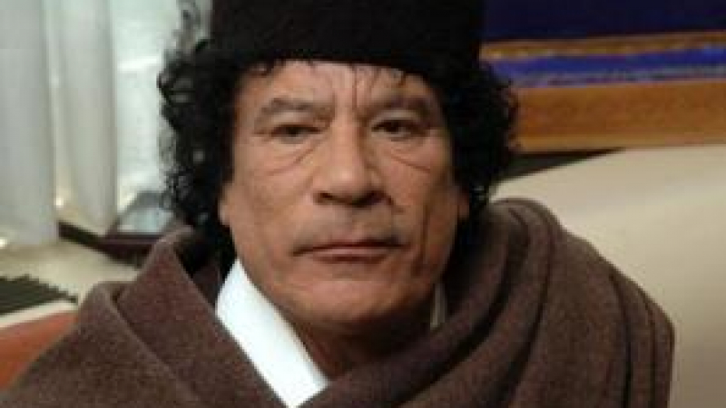 Кадафи си направил пластична операция