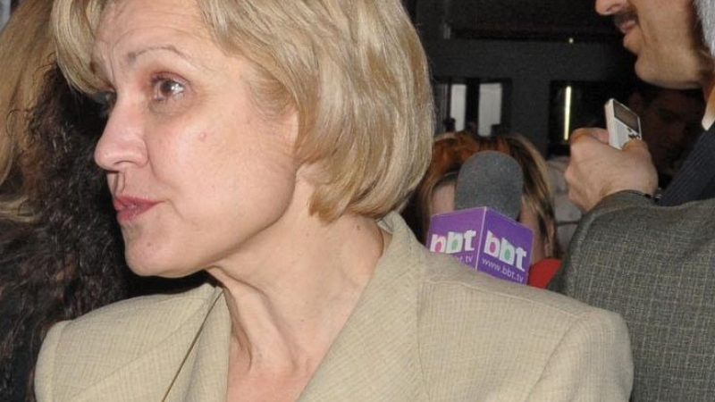 Менда Стоянова: Пари за извънредни пенсии няма