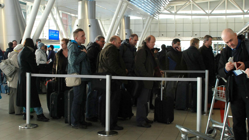 На летище София ограбвали по схема пътниците, има ужилени евродепутати и дипломати