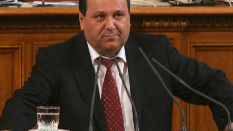Дебати в парламента по оставката на Митрева