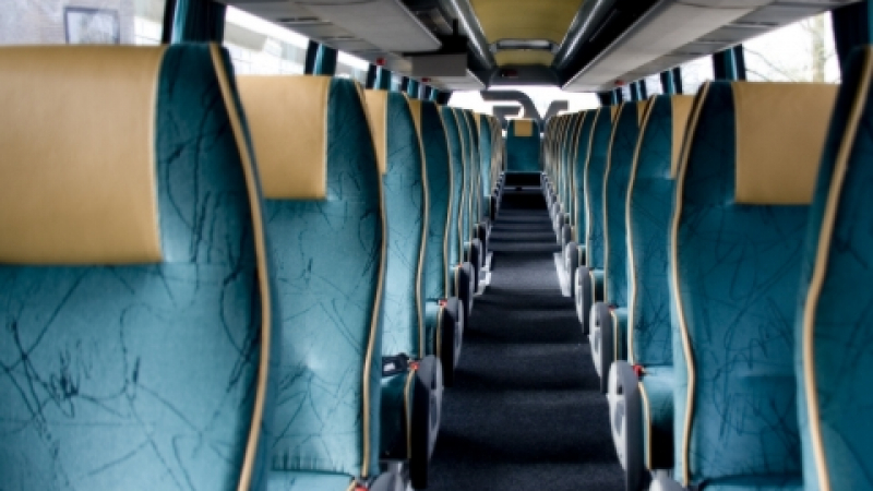 Пътници задигнаха 18 хиляди евро от шофьор на автобус