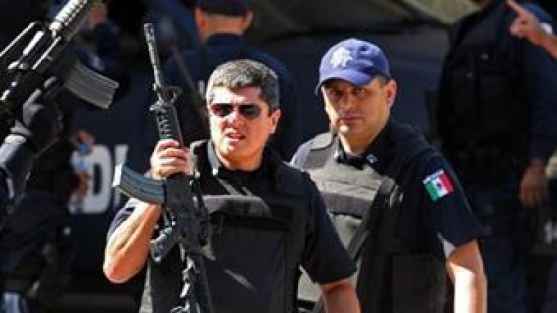 Полицейски шефове в Мексико арестувани за „чадър” над наркотърговци