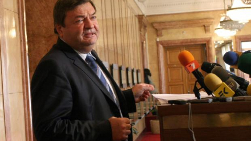 Социалистът Георги Божинов ще маха шефката на НЦИОМ
