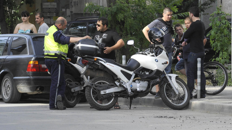 Полицаи пипнаха моторист след гонка в &quot;Хаджи Димитър&quot; 