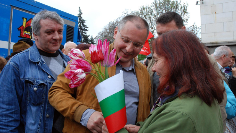 Станишев: Борисов управлява държавата като своя бащиния
