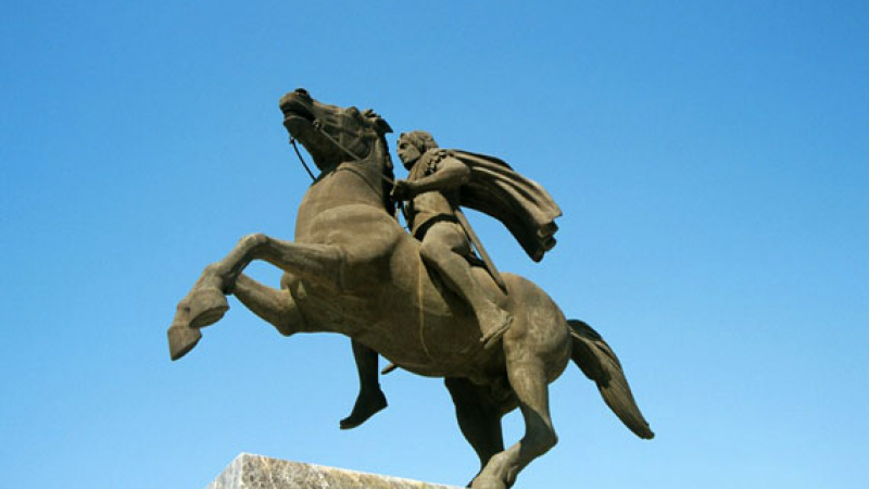 Огромен паметник на Александър и на Филип Македонски откриват в Скопие и в Битоля