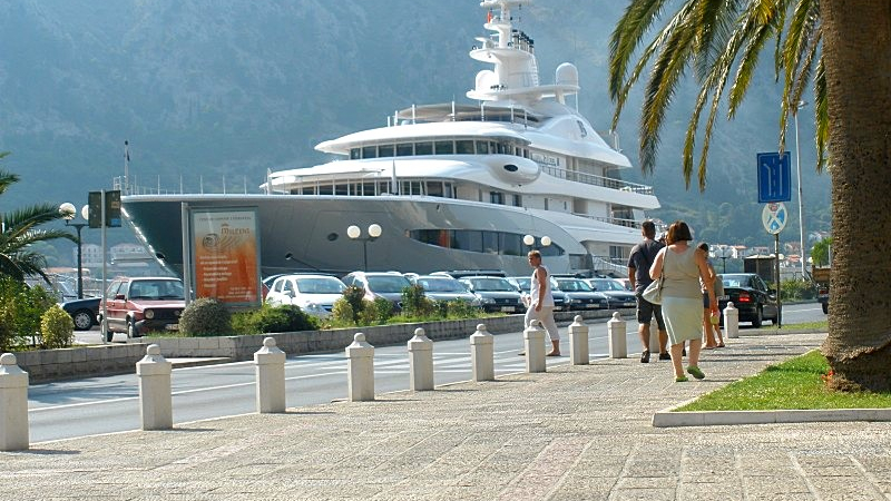 Милиардери купонясват в Черна гора