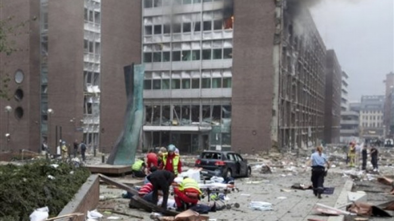 Сградите на две министерства и на МС в Осло разрушени (ВИДЕО)