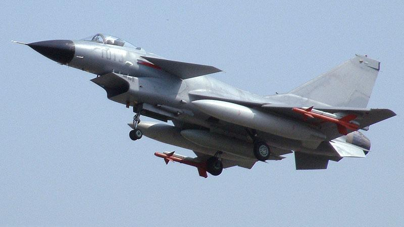 Китай подарява на Пакистан ескадрила изтребители J-10