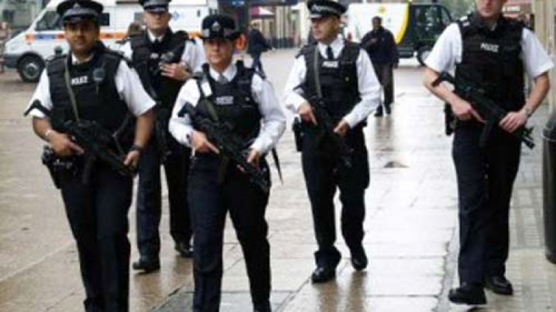 Масови арести в Англия