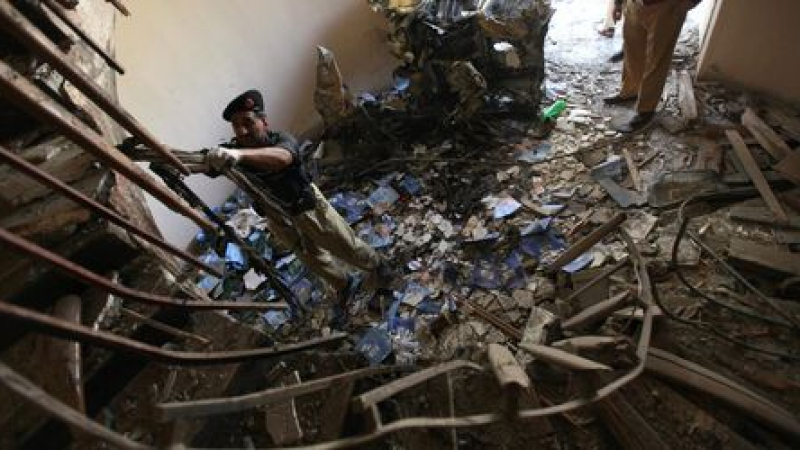 Взривиха хотел в Пакистан по време на национален празник
