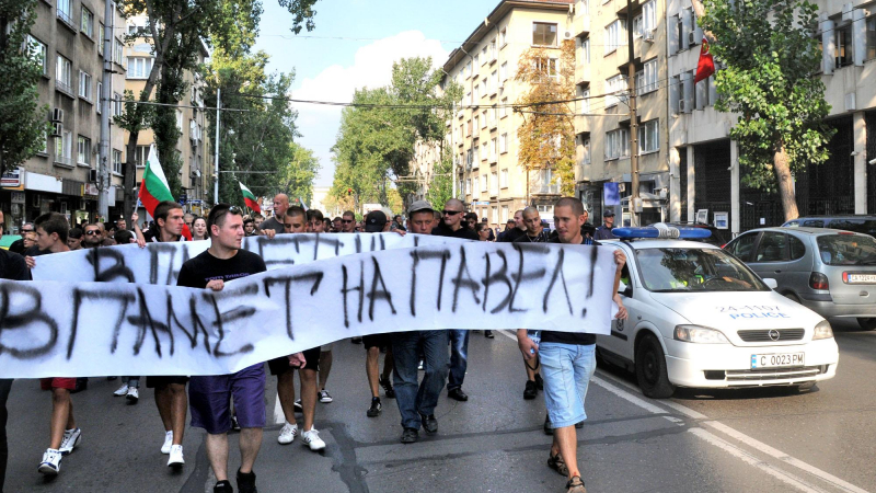 Минута мълчание за жертвите на Катуница и в София