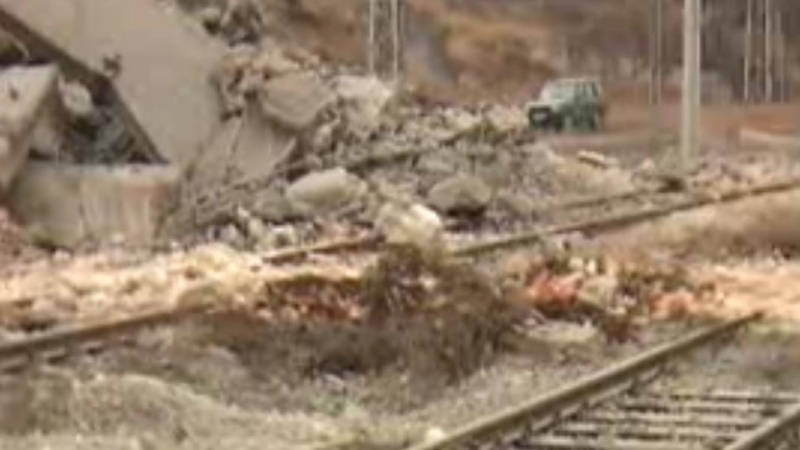 Взрив в стара фабрика разруши жп линия
