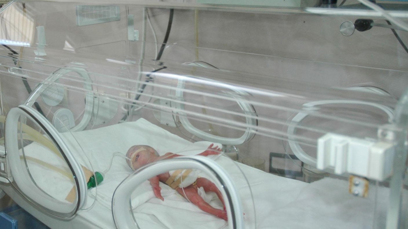 Спасяват бебе на починала родилка