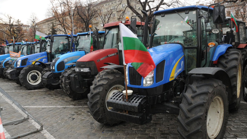 Тракторите си тръгват - без протести до 31 януари