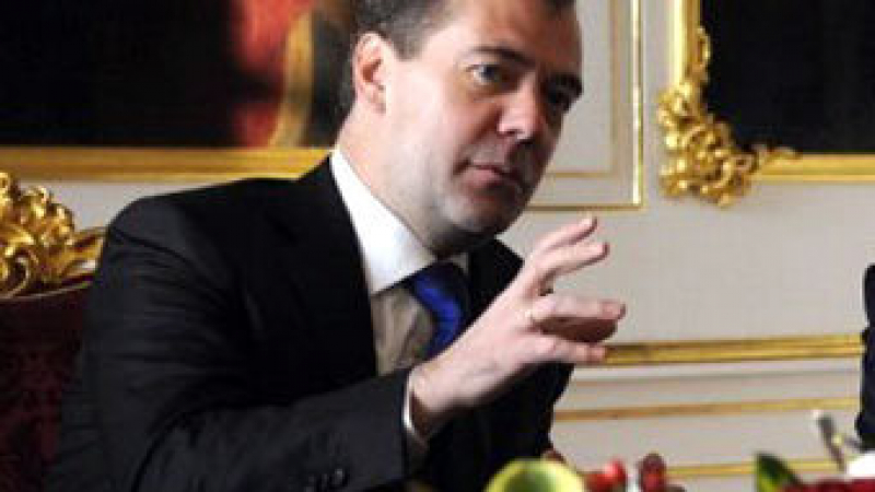 Медведев разпоредил да бъдат разгледани изборните нарушения