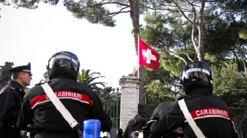 Писмо бомба избухна в данъчна служба в Рим