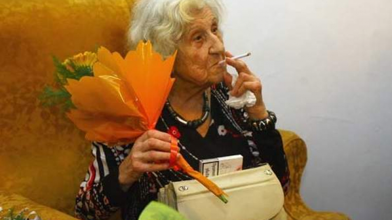 103-годишната Фео Мустакова пуши по 40 цигари на ден 