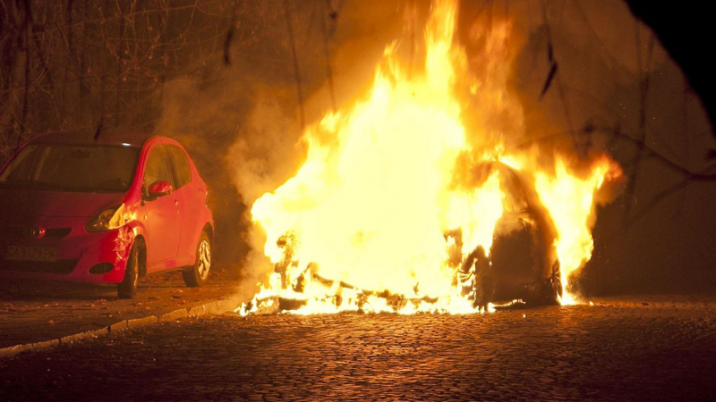 Пироманът изпитвал маниакално удоволствие от горящите коли