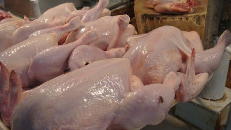 Полицаи иззеха над 1,5 тона пилешко месо 