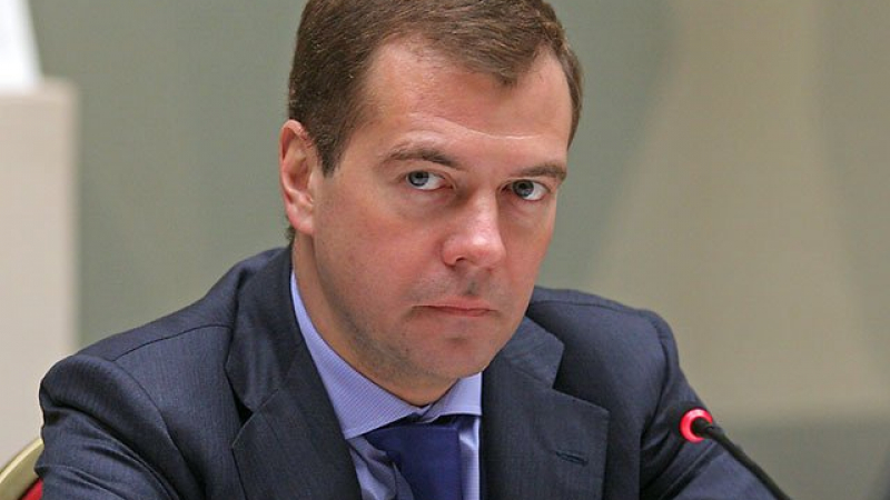 Медведев: Решенията на европарламента не означават нищо за мен