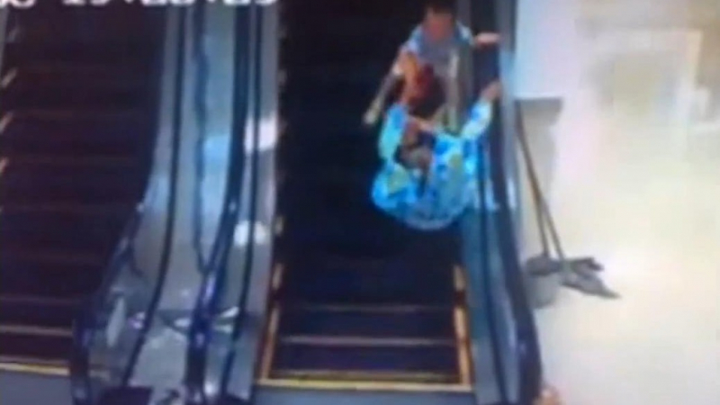 Узбеки се учат да пътуват с ескалатор (ВИДЕО)
