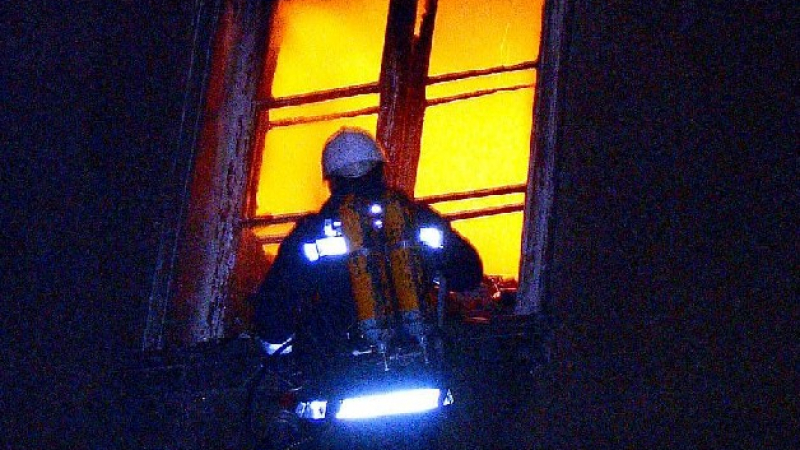 Експожарникар запали къщата на бившата си съпруга