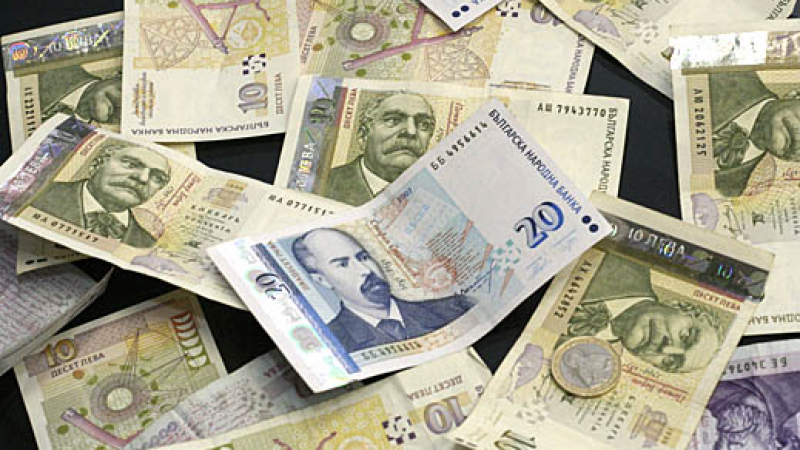 Повечето българи не плащат редовно сметките си
