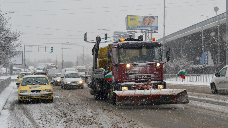 700 бона на ден струва снегът на София
