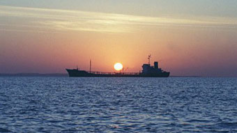 САЩ гарантират корабоплаването през Ормузкия проток