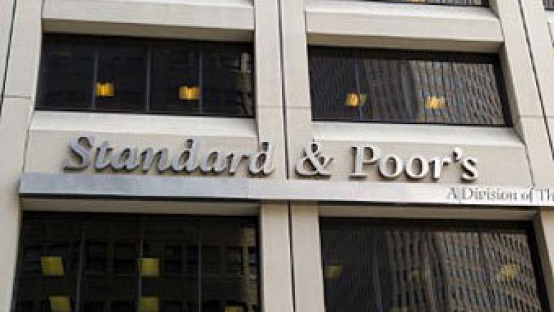 Standard &amp; Poor's свали рейтингите на 9 страни от еврозоната