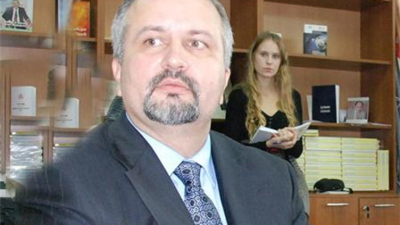 Руският почетен консул в Бургас блудствал с мис