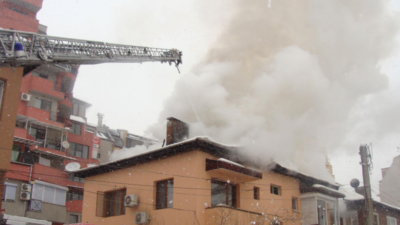 Овладяха пожара в Пловдив