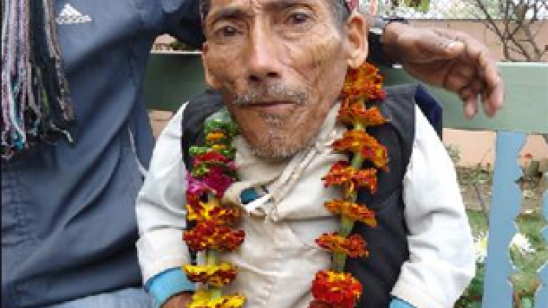 56-сантиметров непалец е най-ниският мъж на планетата