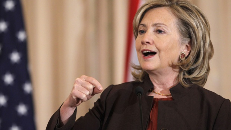 Хилъри Клинтън няма да подписва споразумения в България