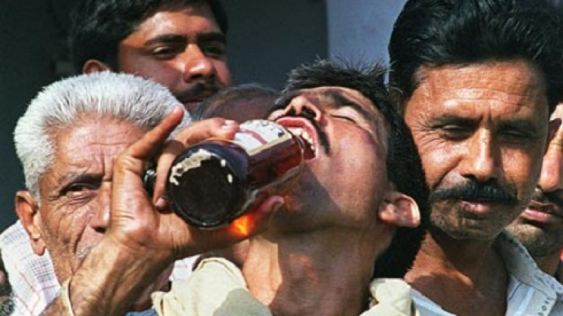 Алкохол менте убива в Индия