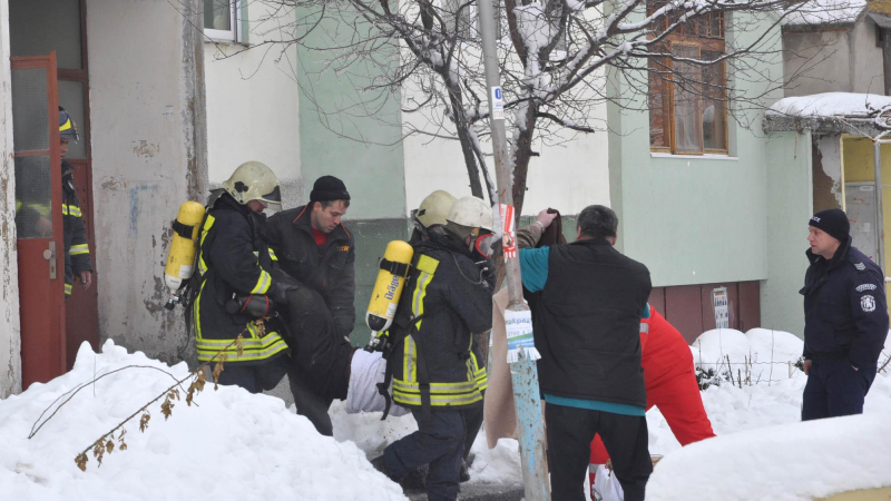 Евакуираните от пожара в Благоевград се прибират вкъщи