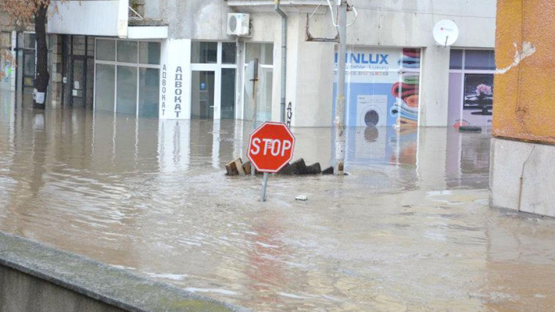 Потопът блокира работата на съда в Харманли