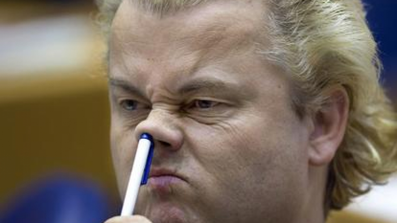 Външно иска холандският премиер да се разграничи от антибългарския сайт