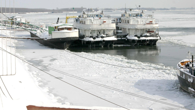 Ледът може да затвори Дунав мост