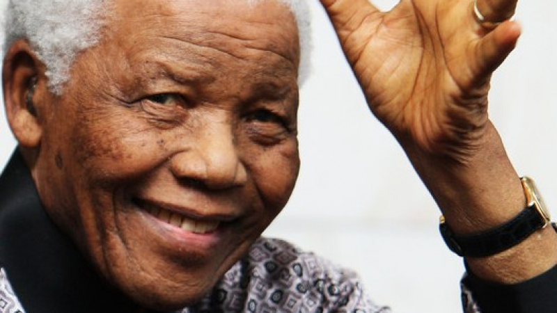 Нелсън Мандела е бил приет в болница
