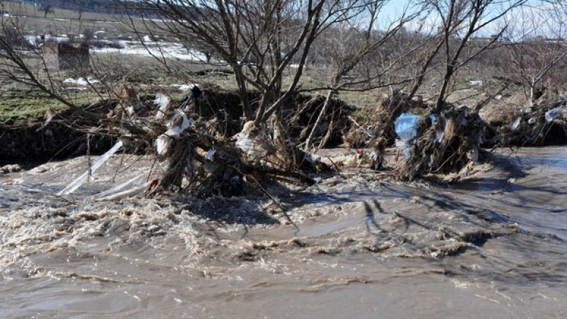 Два моста са разрушени и отнесени в Пловдивско